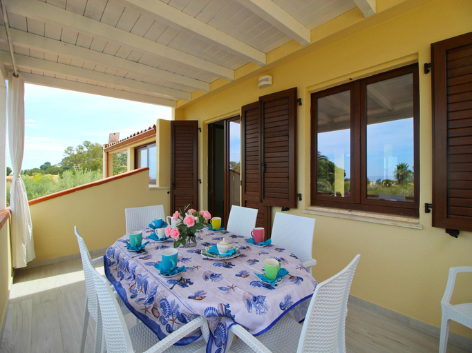 3, Apartment on Costa Rei with Stunning Beaches, Cagliari
