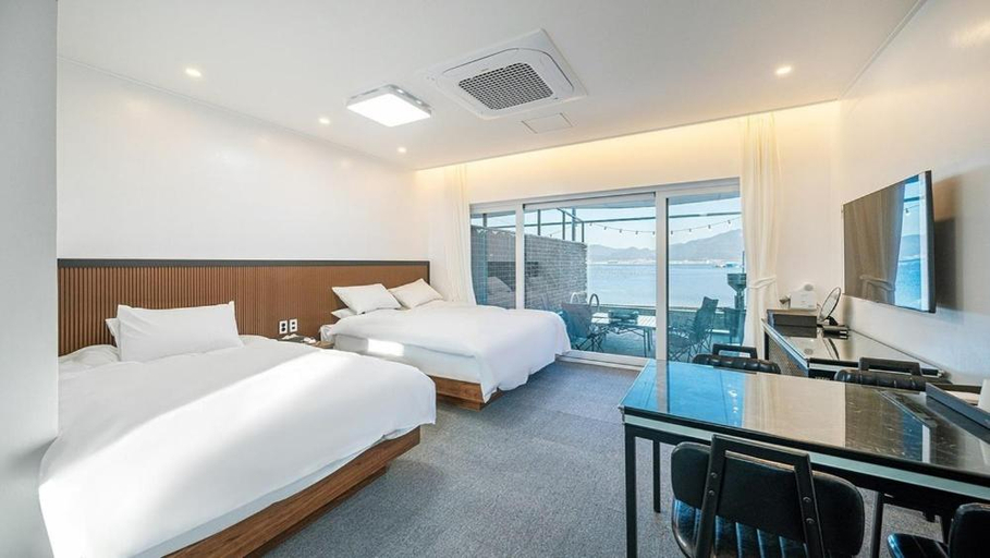 Bedroom 2, Sacheon Azure Pool Villa, Sacheon