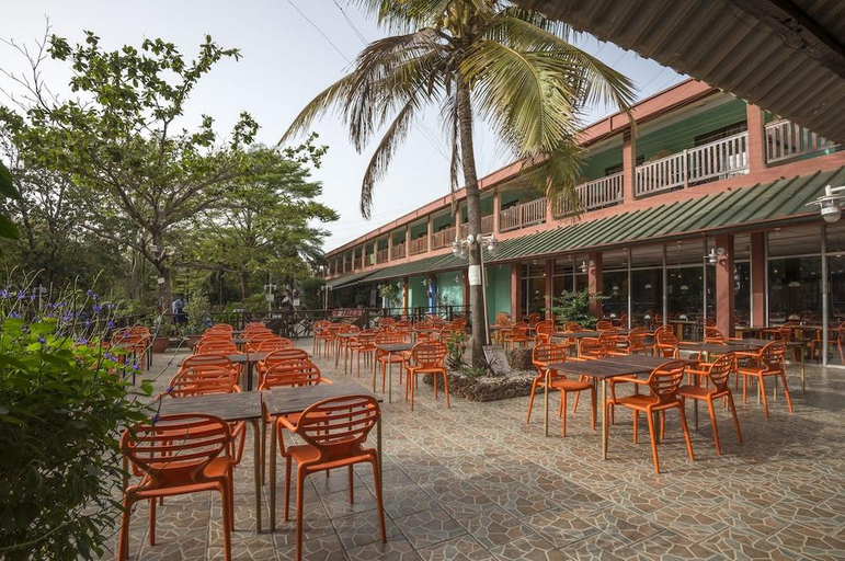 Food & Drinks 5, Senegambia Beach Hotel, Kombo Saint Mary