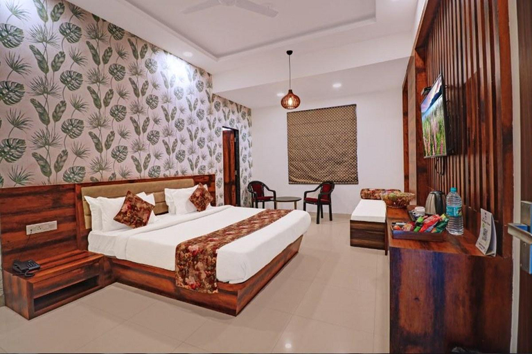 Bedroom 3, Hotel Bhairav Bagh & Restaurant, Udaipur