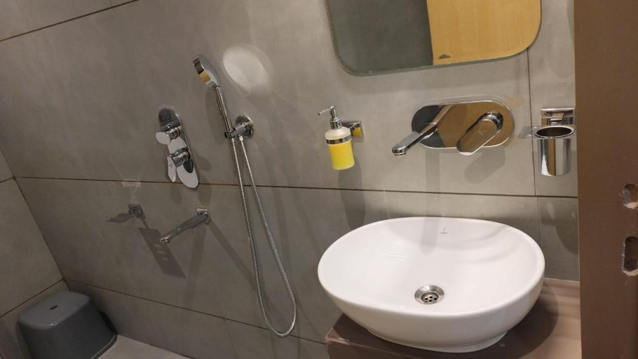 Bathroom 2, Hotel Eternity Elite - MP, Indore