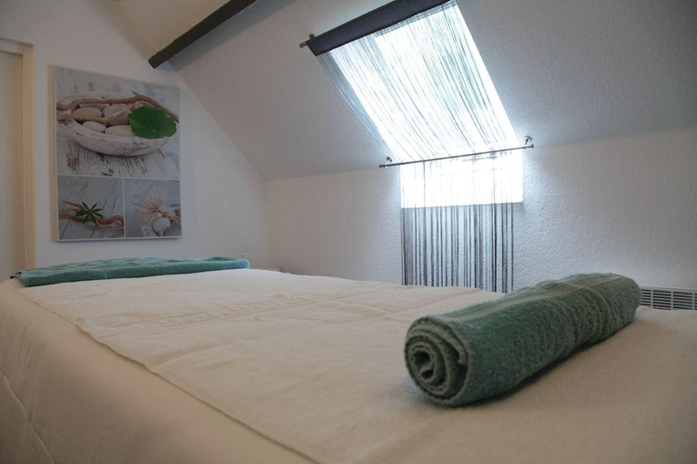 Bedroom 3, Logis Latitude Ouest Hotel Restaurant & Spa, Finistère