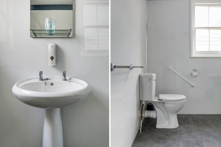 Bathroom 4, Lord Kitcheners Guest House, Suffolk