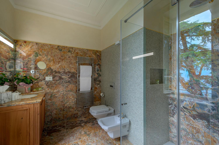 Bathroom 5, Villa delle Palme, Brescia
