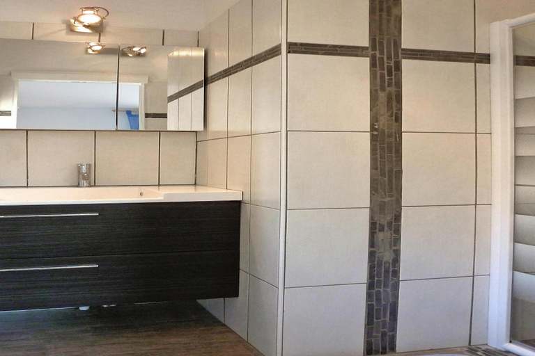 Bathroom 4, holiday home in Puymeras with garden, Vaucluse