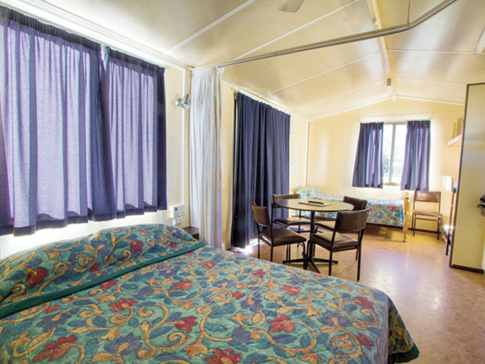 Bedroom 2, Toowoomba Caravan Park, Toowoomba - South-East