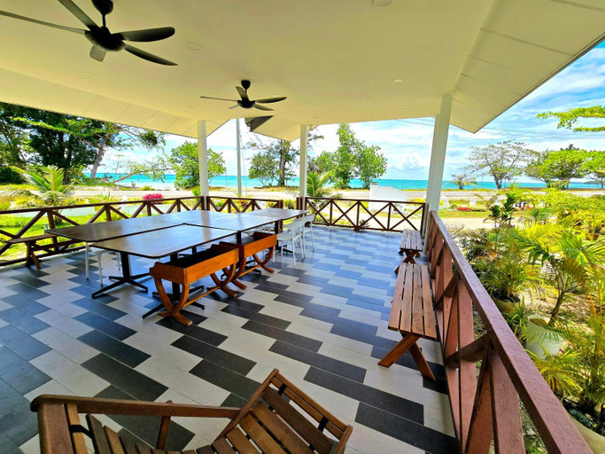 Food & Drinks 4, Badungun Seaside View, Kuala Penyu