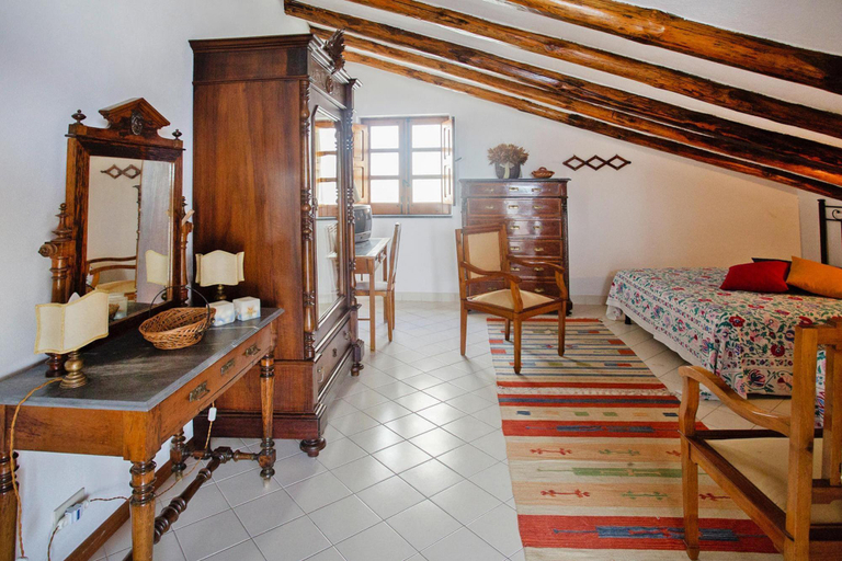 Others 3, Apartment on Lipari with Stunning Sea View, Messina