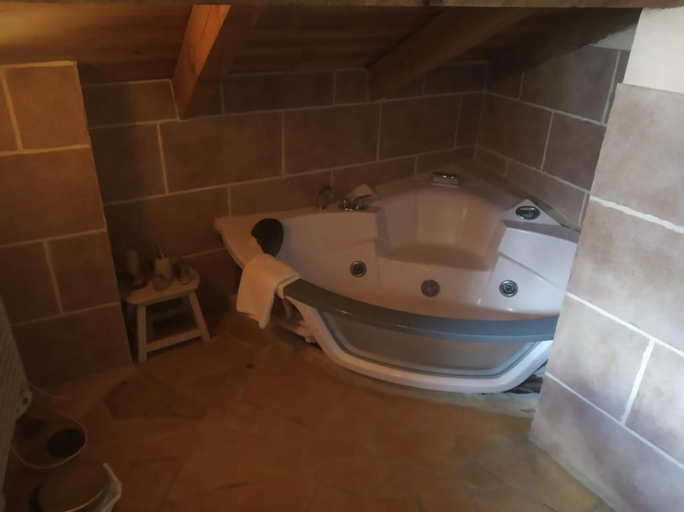 Bathroom 2, Hotel Rural La Fuente, Madrid