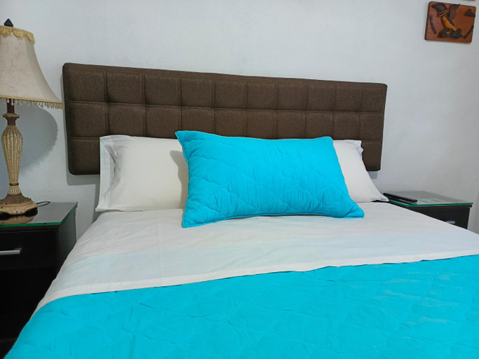 Others 2, Rooms with private bathroom and kitchen, San Cristóbal