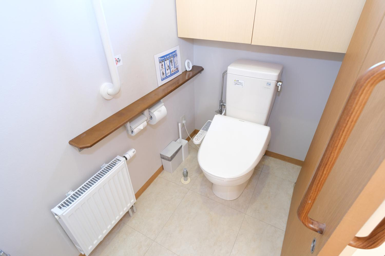 Bathroom 4, Yubari-shi Mino wa Airbnb, Yūbari