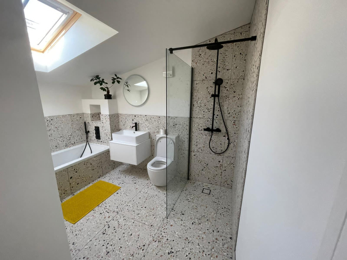 Others 5, Ideal Bristol getaway - 3 bed harbourside home, Bristol