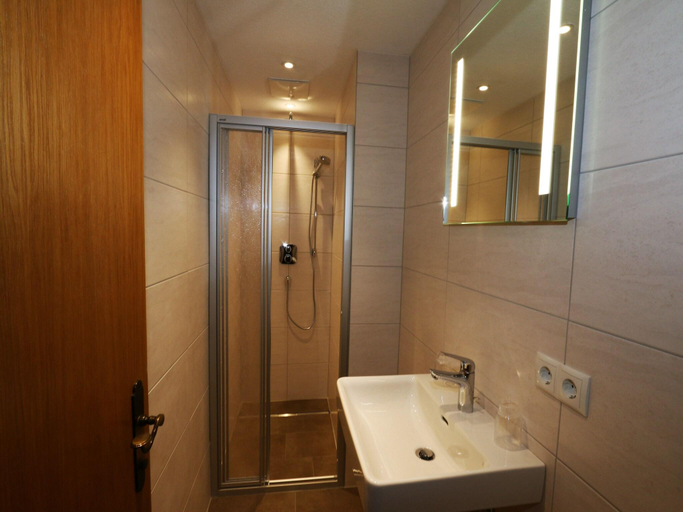 Bathroom 3, Chalet in Fugen near Spieljochbahn, Schwaz
