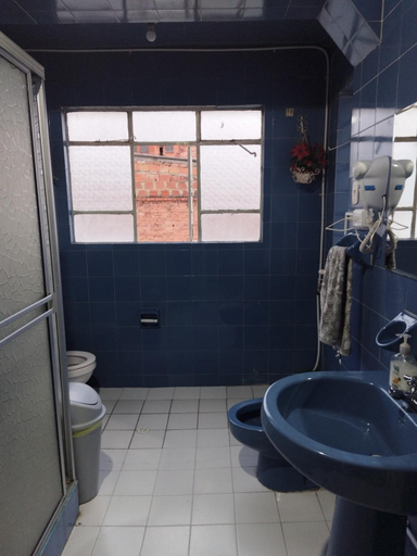 Bathroom, Casa en Bogota ubicada en zona central, Santafé de Bogotá