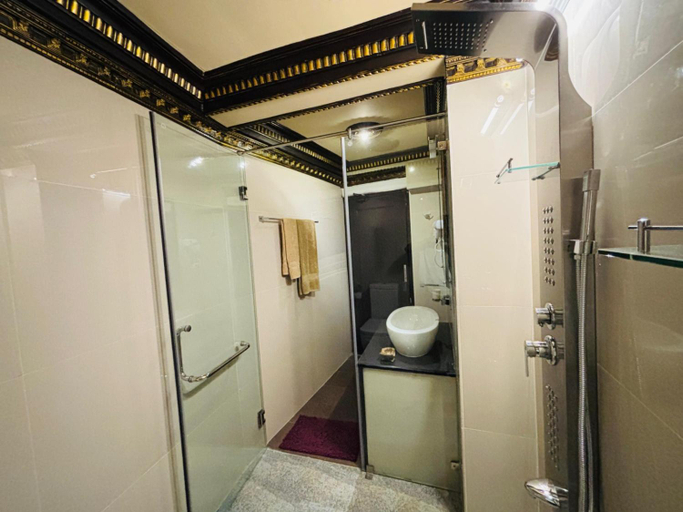 Bathroom 3, Yuki Grand Hotel, Kaduwela