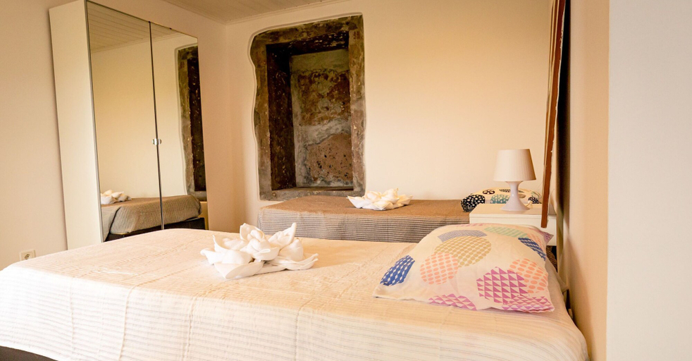Room 4, Casa dos Cal os Casa Anexos, Angra do Heroísmo