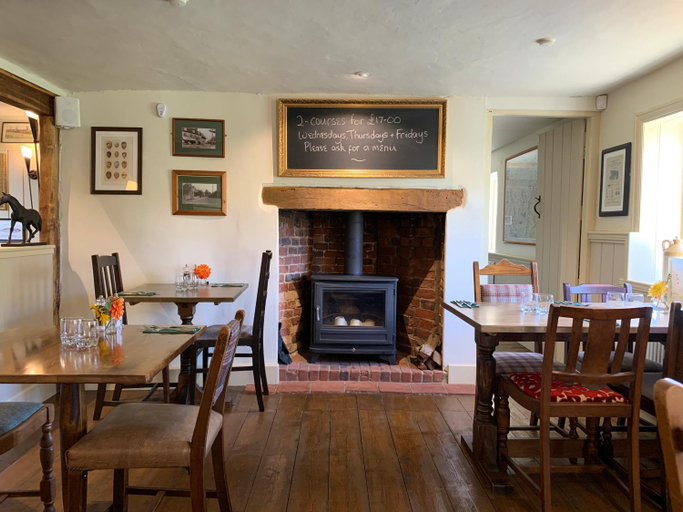 Others, the Cartwheel Inn, Hampshire