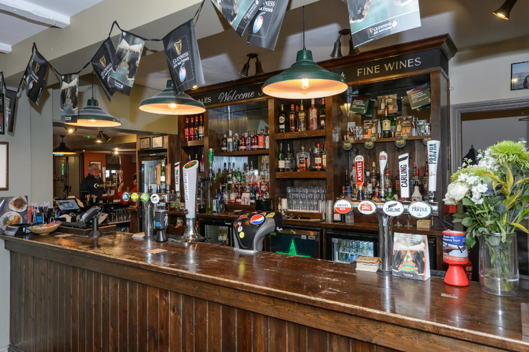 Food & Drinks 5, Balfour Arms, Devon