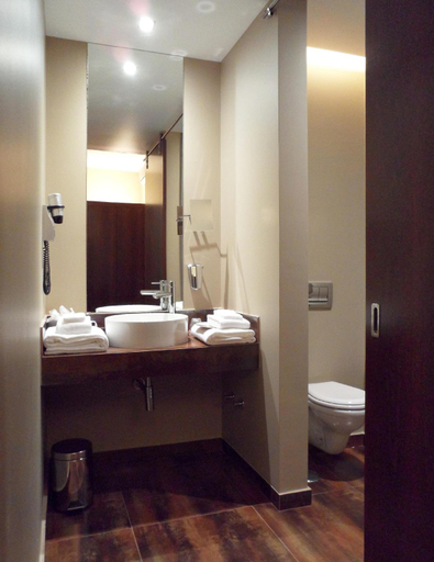 Bathroom 4, NAU Salgados Palm Village - All Inclusive, Albufeira