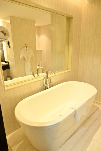 Bathroom 3, Savoy Grande Hotel and Spa, Manama