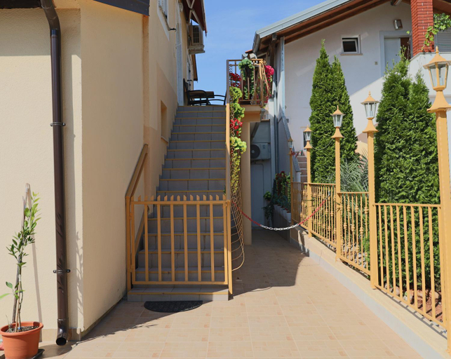 Others 5, AMORE house with apartment, Umag
