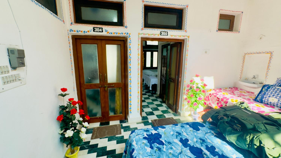 Bedroom 4, Hotel White House - A Family Homestay, Ajmer