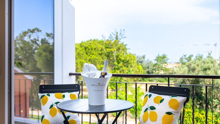 Room 2, Marina Sand in Vilamoura, Loulé
