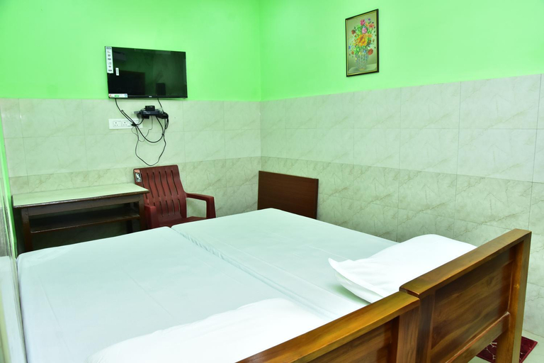 Bedroom 2, Sri Tirumalaa Hotel, Chennai