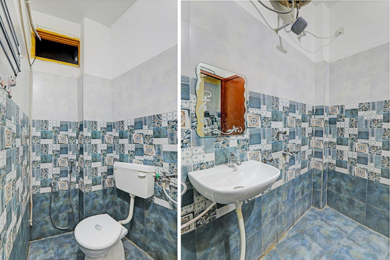 Bathroom, Hotel O Home Singhs Delight, Varanasi