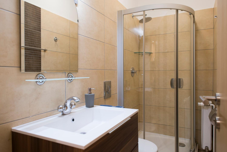 Bathroom 5, Szent Anna Panzio, Esztergom