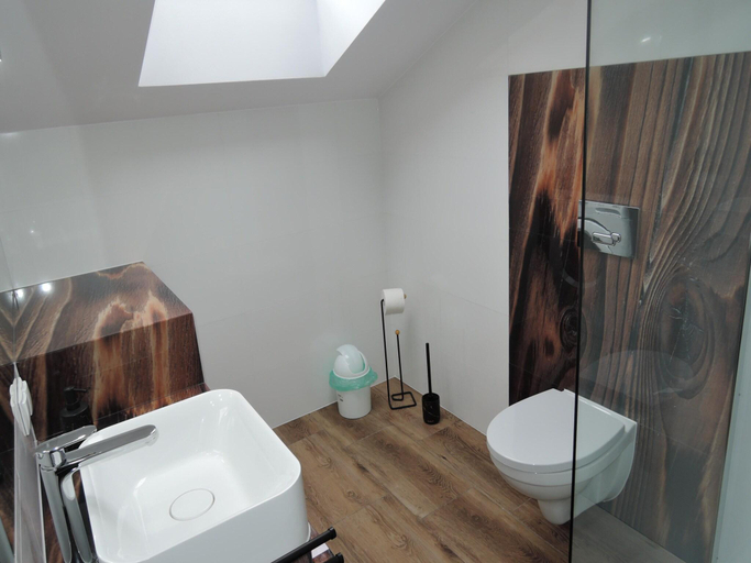 Bathroom 5, Apartment in Miedzywodzie near Baltic Beach, Kamień