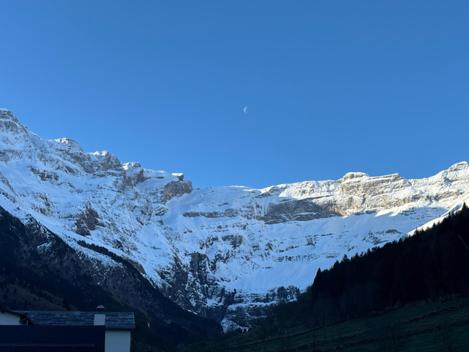 Others 4, Hotel le Taillon, Hautes-Pyrénées