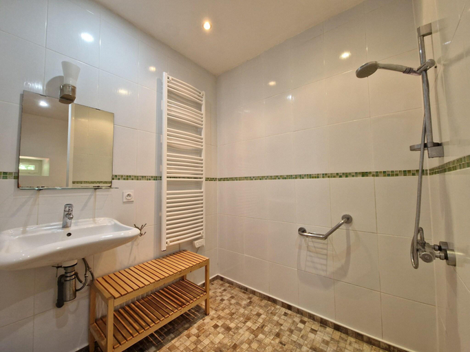 Bathroom 3, Holiday Home in Moelan near Kerfany Beach, Finistère