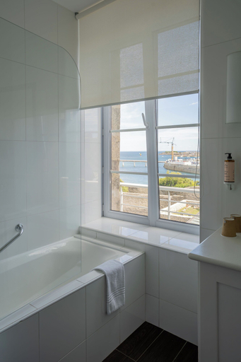 Bathroom 5, Hôtel Mercure Roscoff Bord de Mer, Finistère