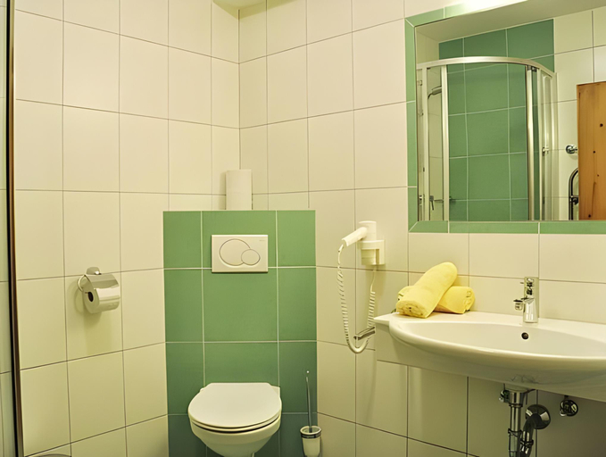 Bathroom 3, Lockerwirt, Tamsweg