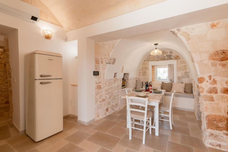 Room 3, Trullo Tramonto in SAN Michele Salentino, Brindisi