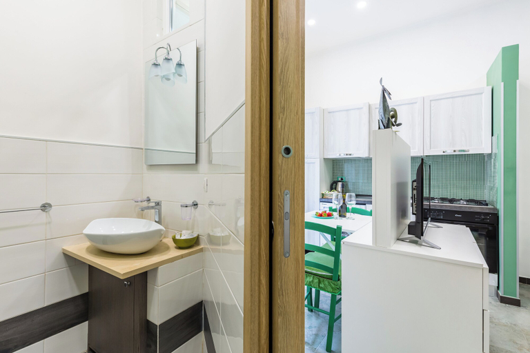 Bathroom 5, Gelso Complex Studios and Flat by Napoliapartments, Napoli