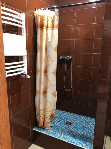 Bathroom 3, Kontinent Hotel, Mukachivs'ka