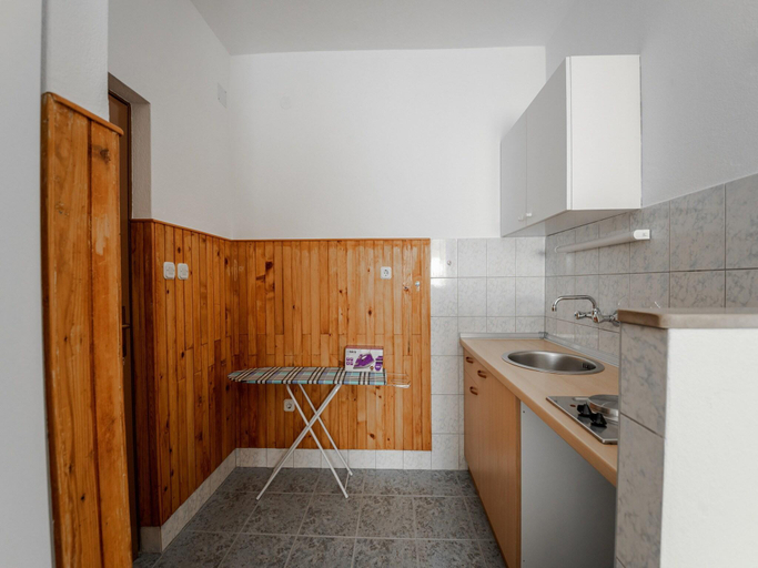 Others 4, Apartment in Seline near Paklenica Park, Starigrad
