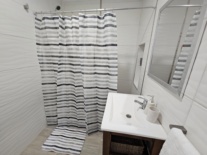 Bathroom 5, Torre O`Connor by InoutStays, Bariloche