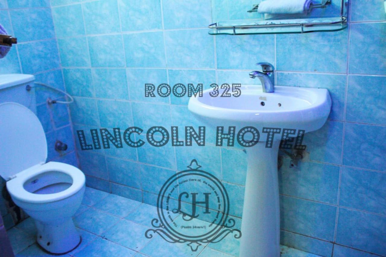 Bathroom 4, Lincoln Prestige Hotel, Accra