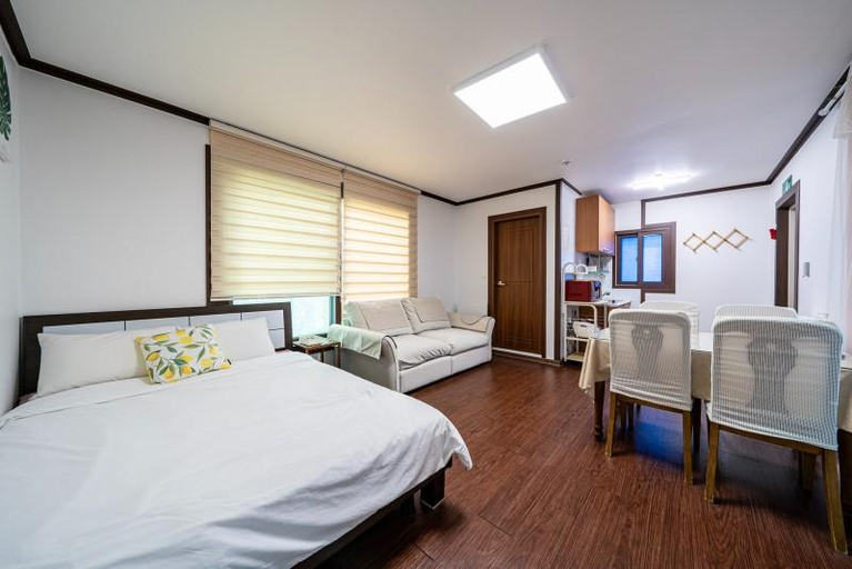 Bedroom 2, Trapezium Pension Gapyeong, Gapyeong