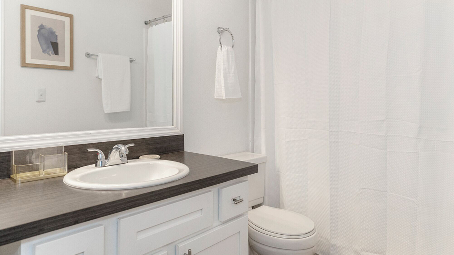 Bathroom 2, Landing Jacksonville, Duval