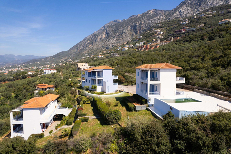 Room 2, Modern Seaview Nest With Pool Panoramic Views, Peloponnese