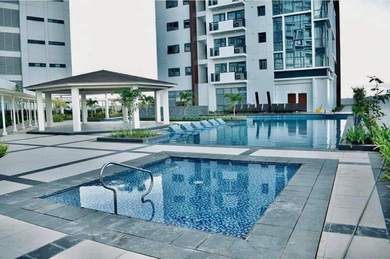Public Area, 8 Newtown Boulevard by Hiverooms, Lapu-Lapu City