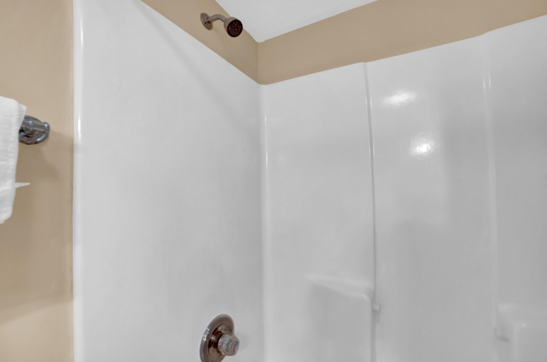 Bathroom 4, Sugar Beach 245, Baldwin