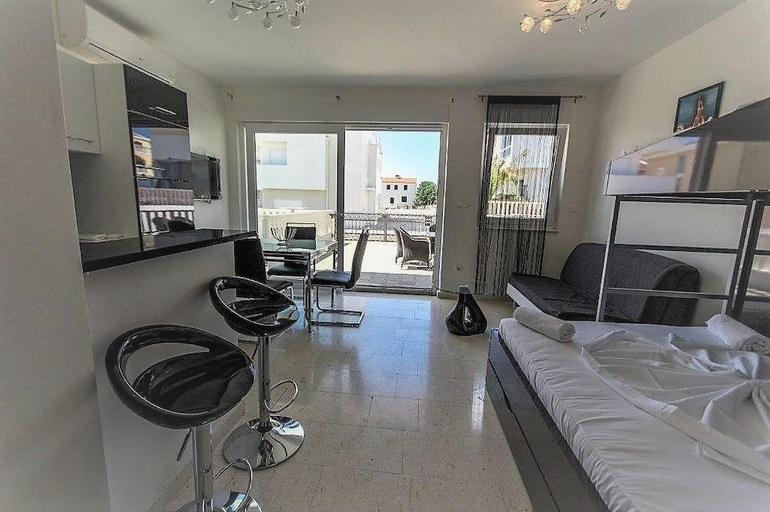 Others 4, Villa Antonio, Novalja