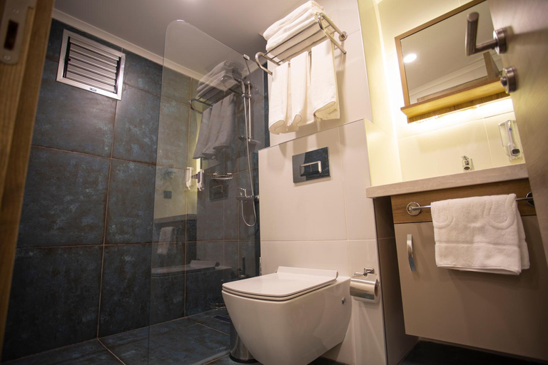 Bathroom 3, Hotel Kale 17, Merkez