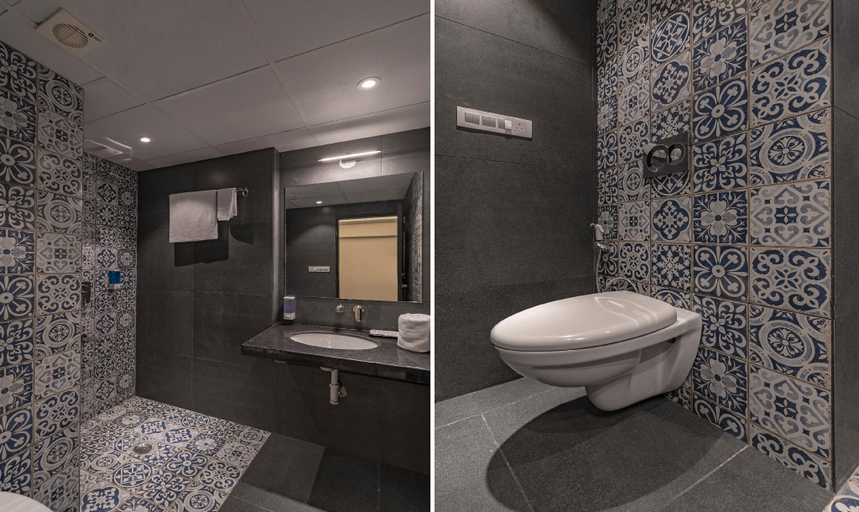 Bathroom 5, Treebo Pink City Grand, Jaipur