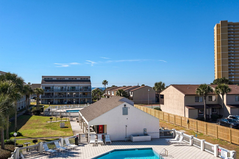 Exterior & Views 2, Endless Summer F11, Bay